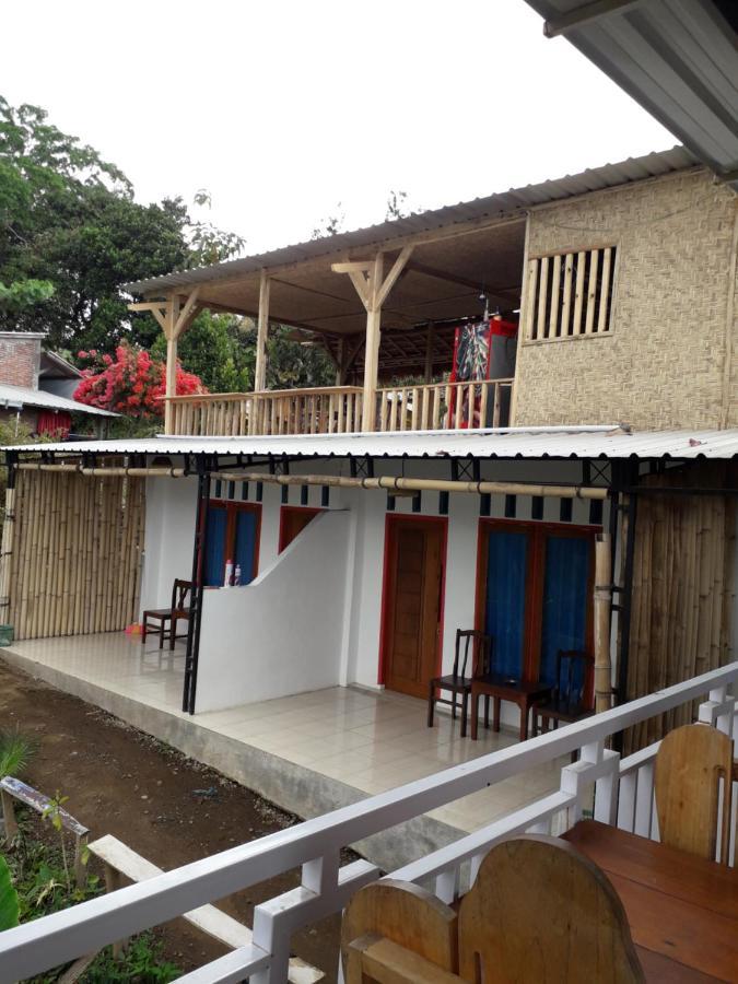 Rinjani Houseboon Hotel Senaru Exterior photo